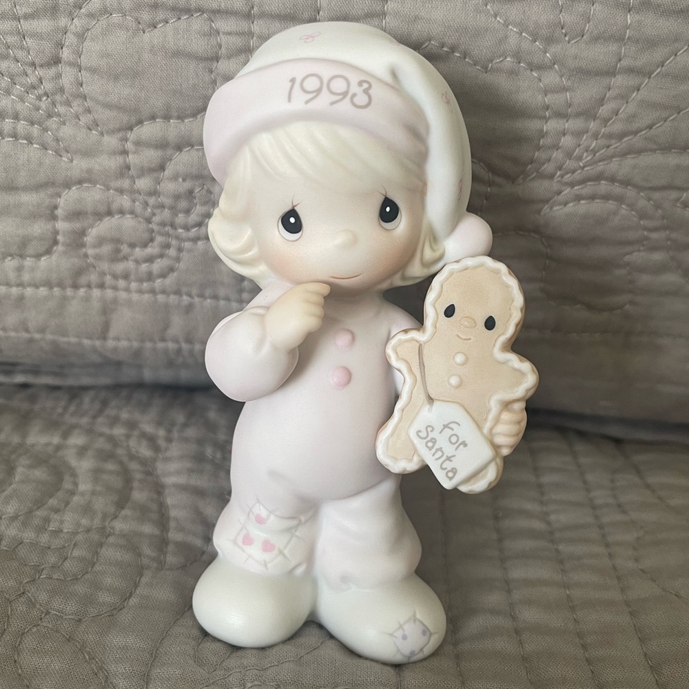 1993 Dated Precious Moments “Wishing You the Sweetest Christmas”